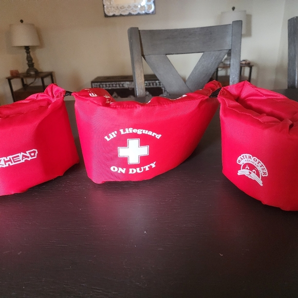 Water Otter Airhead Floating Device - Picture 4 of 6